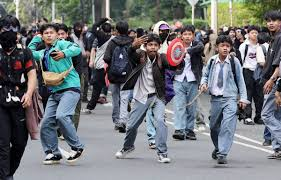 Sino ang tunay na Marahas at Bayolente, mga Tulisan, Terorista at Kriminal? Ang Sistema ng “Kaayusan” at “Katarungan” sa Brgy Pinas at ang mga Lumpenic GenZ